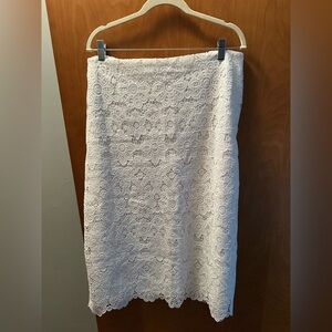 Abercrombie & Fitch White Floral Lace Pencil Skirt